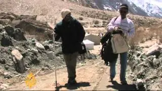 Pakistan military searches for avalanche victims