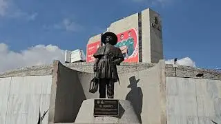 Statue to El Sereno at the Glorieta de los Insurgentes in Roma of Cuauht&eacute;moc in Mexico City (CDMX)