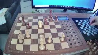 Saitek Kasparov GK 2100 vs Novag Super Expert C