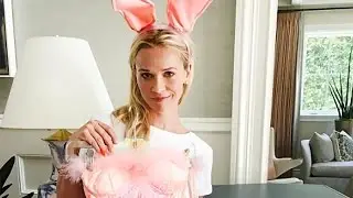 Reese Witherspoon Wears 