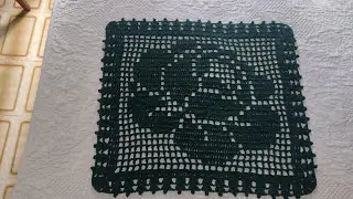 Tapete de crochê file ( desenho de uma rosa)