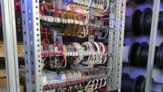 Как устроен наш электрощит с самодельной рамой, которому не нужен корпус 🤔🙄 Раскрываем все секреты 😎