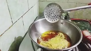 एकबार बनायेगें तो महिनों भर खायेंगे नमकीन ऐसी की मार्केट की खाना भूल जयेंगे|##