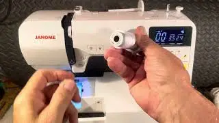 ПРАВИЛЬНО ЗАПРАВЬТЕ НИТКОЙ ВАШУ МАШИНУ (Janome JW8100) и используйте правильную шпульку (видео 327)