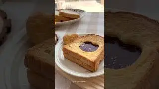 Nutella Heart Toast 🍞🍫