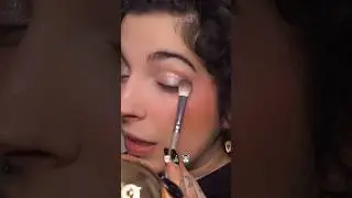 🎄 I put on my makeup with a CHRISTMAS BALL🎄