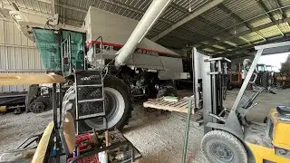 Gleaner R72, replacing the main separator clutch bearings, part 4.