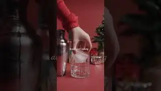 Penguin Punch - 12 days of holiday cocktails #penguin #holiday #recipe