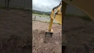 retirada de tubula&ccedil;&atilde;o  1m caterrpilar 323  #cat323 #cat323nextgen  #cat #tubula&ccedil;&atilde;o #drenagem #operad