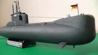 A Building Review the 1/144 Scale: Revell U-Boot Type 206a Submarine