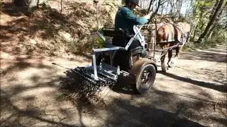 La ratisseuse hippomobile de Lorient Agglom&eacute;ration