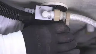 Instalar uma banheira de hidromassagem de canto JETS com torneiras (6)