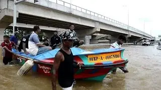 Foreign aid reaches flooded Sri Lankan capital, 71 dead