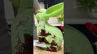 Realistic moss bunny cake #cakeart #cakeyoutube #bunny