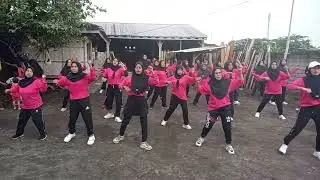 Gerup senam si pink geliur kalo di ajak koreo muter GK bisa ibu ibu lansianya😄🙏