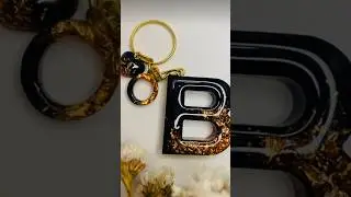 How to make resin keychains 🧿😎 #resinart #resin #youtube #keychain #keyring #tutorial #diy #viral