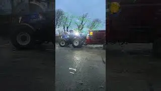 It&rsquo;s snowing 😂 #christmas #newholland #bobcat #silage #feed #feeding #siloking #agriculture #wales