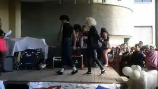 Baile Grease &Aacute;lvaro y Bea. Carnavales IES Aguadulce