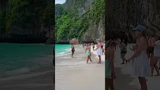 Beautiful destination Maya bay 🇹🇭#mayabaybeach #mayabaythailand #vacationvibes  #vacation #thaitrip