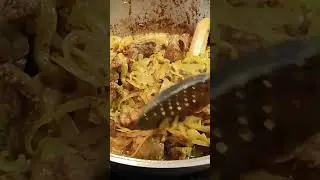 Я делаю самый вкусный в мире плов. Je fais le plov le plus d&eacute;licieux du monde