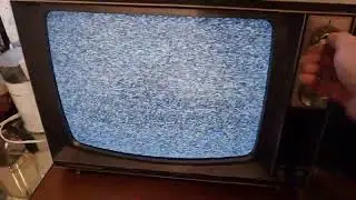 Test eines Universum Sk905 Quelle Fernseher mit Elektronen R&ouml;hren in Radiomuseum.org zu finden.
