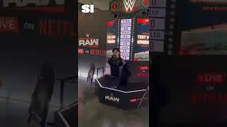 WWE Fans Give 