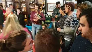 Año Nuevo en San Juan de Beleño celebrando la gente el  Aguinaldo en el Bar Casa Luciano(1)