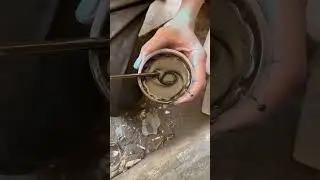 Bronze colour paint
