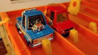Tooned 1976 Volkswagen Golf GTI MK1 vs Tooned 1983 Chevrolet Silverado