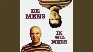 Zij zit daar en ik zit hier