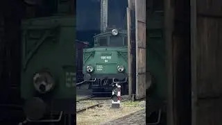 Parowozownia Skierniewice . Akumulatorowy zesp&oacute;ł trakcyjny typu Wittfeld