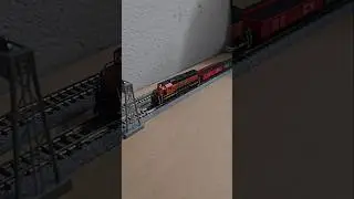 N Scale Bachmann DCC + Sound GP40 running on DC Demo #nscale #modelrailroad #bachmann #gp40 #dcc