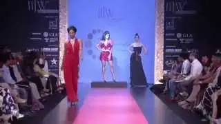 Pria Kataaria Puri walks for Cappuccino Collection at IIJW 2012
