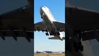 airoplan smoot leanding takeoff  # yuotub shorth.video💙/@mrbeast?si=aZhLilpvQDP09efe &ldquo;Blue bird on t