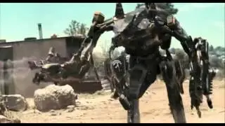 District 9/Chappie: Mini Mecha vs Moose