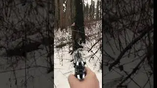 Выстрел из охолощенной беретты Б92