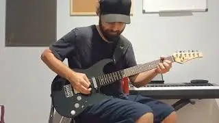 MG Custom Strat - Malagoli Custom 84 (ponte) + Single Booster ( meio e braço)