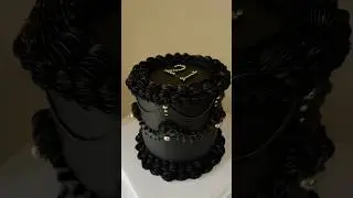 21st Birthday Cake inspo #21stbirthday #birthdaycakedesigns #birthdayinspiration #vintagecake