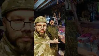 Дорогие друзья! Знакомьтесь - Мурзик! Готовит для боевых товарищей на линии боевого соприкосновения.