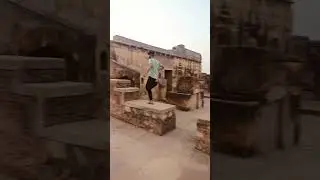 😱 wait for end aaj to baar baar Bach gya me #shorts #video #viral #shortvideo #parkour #stunt #flip