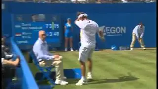 Tenista David Nalbandian golpea furiosamente juez de l&iacute;nea en Queens final
