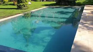 Piscine &agrave; d&eacute;bordement