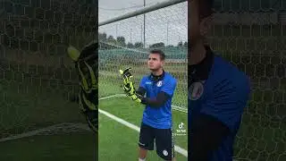 ZW JACKSON imita Schmeichel per&ograve;...