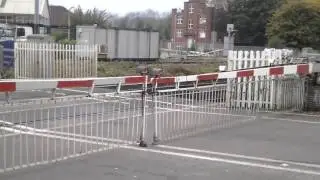 Spondon Station level crossing