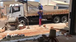 NÃO PARA DE CHEGAR MATERIAL DE CONSTRUÇÃO.