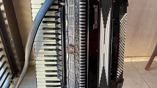 (✈️✈️✈️Vendido ) Acordeon Parrot Polifônica 120 baixos - Quarta De voz