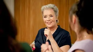 Ann-Marlene Henning spricht mit vier Frauen &uuml;ber Scheidentrockenheit I TV-Spot I Vagisan