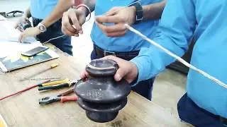 Pin type insulator मे bare conductor कैसै लगाते है
