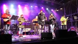 Funny Ukulele Band- Nikdo se nediv&iacute;