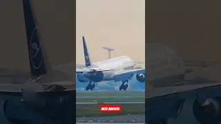 CLOSEUP LANDING😱 #plane #landing #pilot